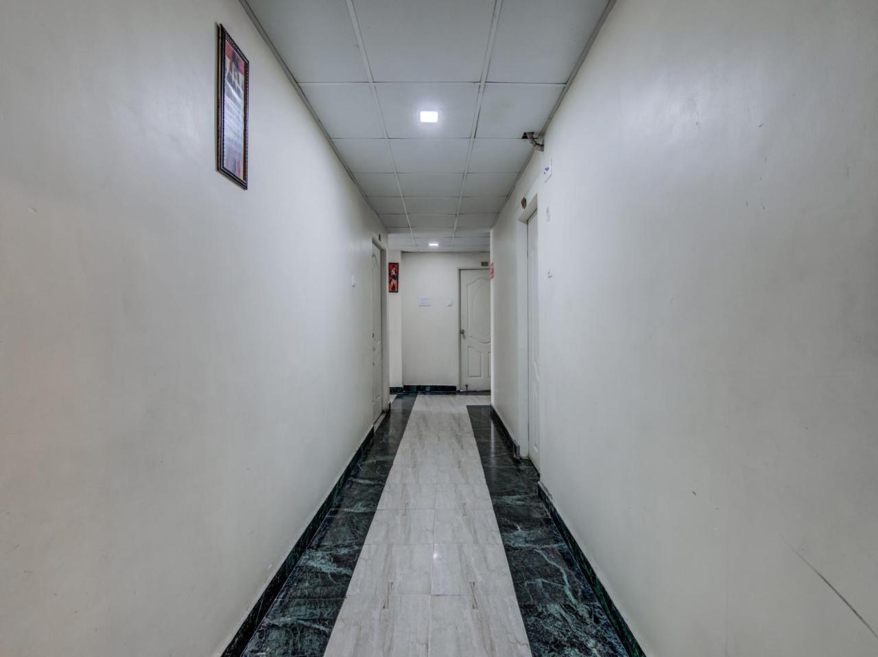 Oyo 18873 Hotel Comfort Деогар Екстер'єр фото