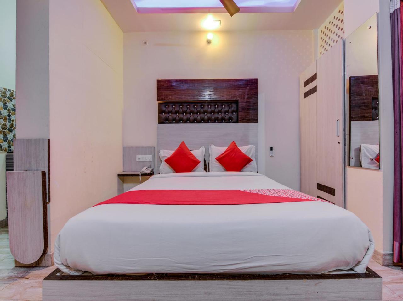 Oyo 18873 Hotel Comfort Деогар Екстер'єр фото